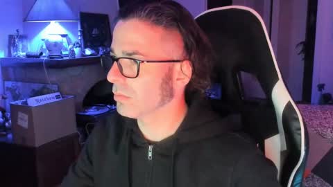 Snapshot of luckydrakex chatting on 03-01-25, 09:04 Lucky online show from 03-01-25, 09:04