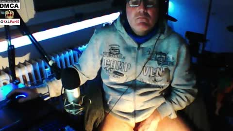 Snapshot of luckyfreak1 chatting on 12-31-24, 07:42 call me Stefan online show from 12-31-24, 07:42
