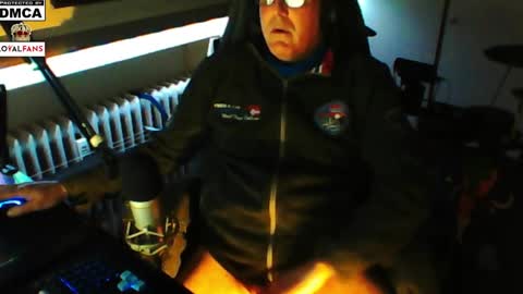 Snapshot of luckyfreak1 chatting on 01-10-25, 06:17 call me Stefan online show from 01-10-25, 06:17