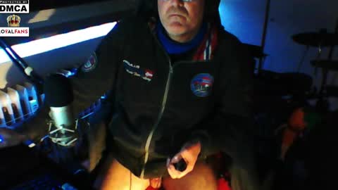 Snapshot of luckyfreak1 chatting on 03-02-25, 02:08 call me Stefan online show from 03-02-25, 02:08