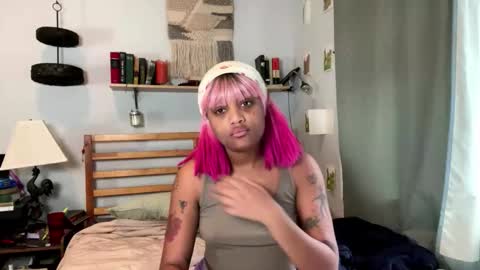 Snapshot of luckylaci777 chatting on 11-10-25, 05:45 luckylaci777 online show from 11-10-25, 05:45