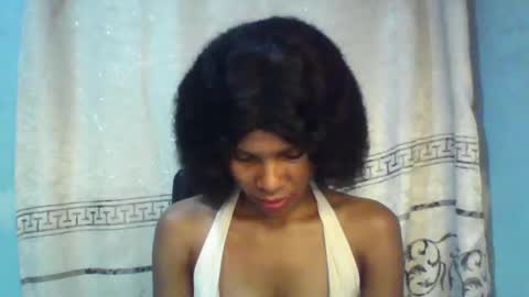 Snapshot of luckymadequeen chatting on 01-24-25, 05:21 Gloria online show from 01-24-25, 05:21