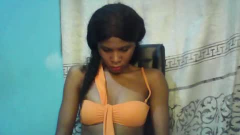 Snapshot of luckymadequeen chatting on 01-30-25, 04:27 Gloria online show from 01-30-25, 04:27
