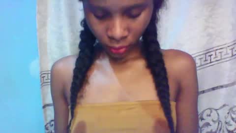 Snapshot of luckymadequeen chatting on 01-30-25, 10:19 Gloria online show from 01-30-25, 10:19