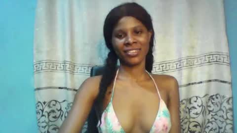 Snapshot of luckymadequeen chatting on 02-19-25, 11:25 Gloria online show from 02-19-25, 11:25