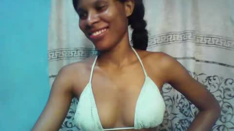 Snapshot of luckymadequeen chatting on 02-21-25, 11:10 Gloria online show from 02-21-25, 11:10