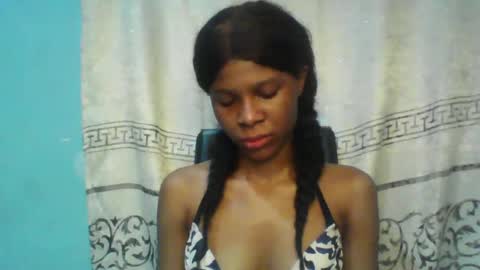 Snapshot of luckymadequeen chatting on 03-05-25, 04:24 Gloria online show from 03-05-25, 04:24