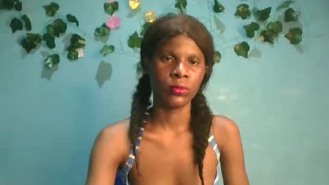 Snapshot of luckymadequeen chatting on 11-02-25, 06:43 Gloria online show from 11-02-25, 06:43