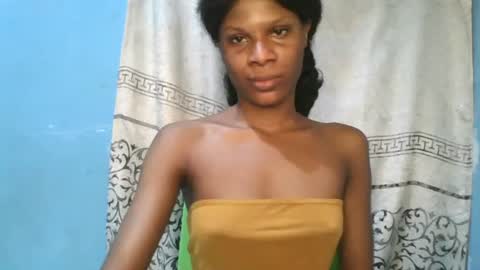 Snapshot of luckymadequeen chatting on 04-29-26, 10:05 Gloria online show from 04-29-26, 10:05