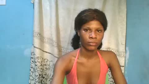 Snapshot of luckymadequeen chatting on 05-02-26, 12:15 Gloria online show from 05-02-26, 12:15