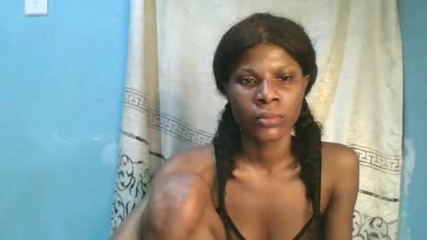 Snapshot of luckymadequeen chatting on 05-06-26, 01:25 Gloria online show from 05-06-26, 01:25