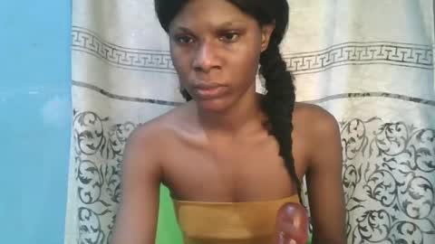 Snapshot of luckymadequeen chatting on 05-08-26, 06:41 Gloria online show from 05-08-26, 06:41