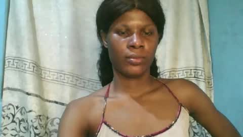 Snapshot of luckymadequeen chatting on 05-15-26, 12:28 Gloria online show from 05-15-26, 12:28