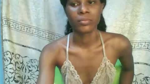 Snapshot of luckymadequeen chatting on 06-10-26, 10:30 Gloria online show from 06-10-26, 10:30