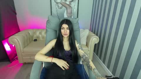 Snapshot of luckyrebel_ chatting on 03-04-25, 09:18 Monika online show from 03-04-25, 09:18