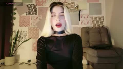 luckysapphire777 online show from 07-05-26, 12:06