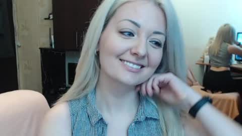 LuckyShot online show from 04-22-26, 01:45