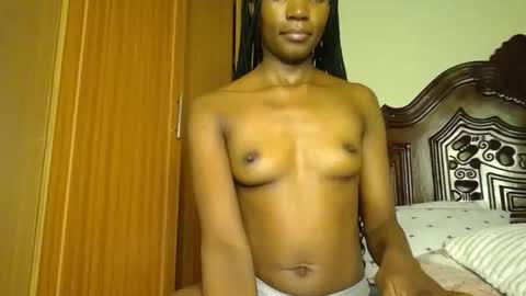 Snapshot of luckyy003 chatting on 05-10-26, 11:43 brielle online show from 05-10-26, 11:43