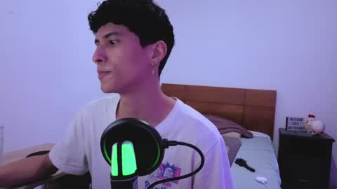 Lu Independent Model online show from 04-10-26, 12:05