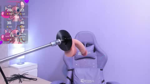 Snapshot of lucrecia_sucker chatting on 11-21-25, 09:35 Lu online show from 11-21-25, 09:35