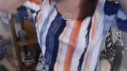 lucy_0000 online show from 11-17-25, 06:03