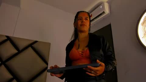   online show from 05-02-26, 04:06