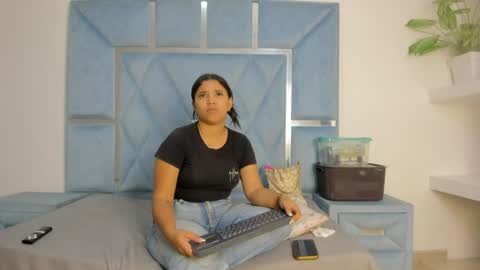 Lucia  online show from 06-16-26, 01:47