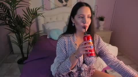 Snapshot of lucy_boobsy chatting on 02-08-25, 08:42 Laura online show from 02-08-25, 08:42