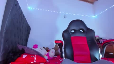 lucy online show from 02-04-26, 01:55