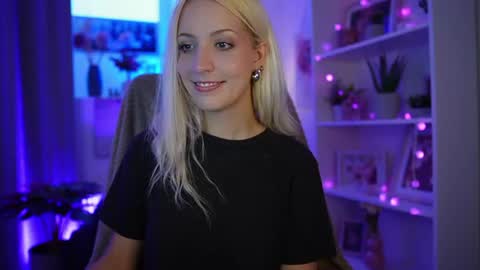 Cutie Lucy online show from 07-17-26, 06:02