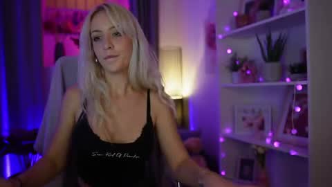 Cutie Lucy online show from 07-28-26, 08:52