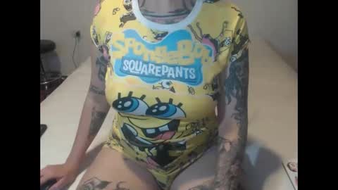 Snapshot of lucy_dreams69 chatting on 12-22-24, 08:36 Lucia online show from 12-22-24, 08:36