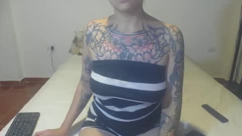 Snapshot of lucy_dreams69 chatting on 12-30-24, 08:25 Lucia online show from 12-30-24, 08:25