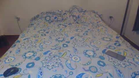 Snapshot of lucy_dreams69 chatting on 10-04-25, 12:19 Lucia online show from 10-04-25, 12:19