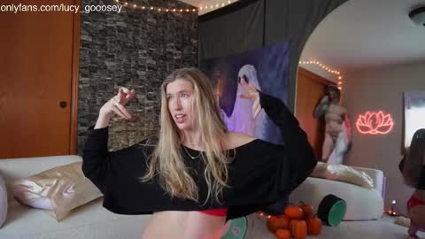 Lucy. online show from 10-20-25, 09:48