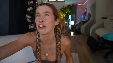 Snapshot of lucy_gooosey chatting on 07-24-26, 12:30 Lucy. online show from 07-24-26, 12:30