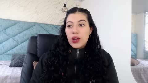 Lucy Greys online show from 02-18-26, 01:18