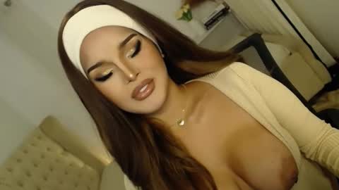 Snapshot of lucy_heartfiliaxxx chatting on 12-02-25, 11:26 MONA online show from 12-02-25, 11:26