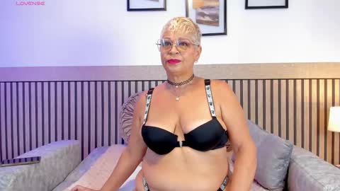 Snapshot of lucy_milf_68 chatting on 11-10-25, 10:47 lucy milf online show from 11-10-25, 10:47
