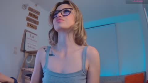 lucy online show from 01-10-25, 11:18