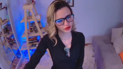 lucy online show from 03-02-25, 09:10