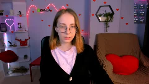 lucy online show from 04-04-26, 09:18