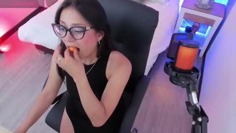 Lucy  online show from 02-28-26, 07:48