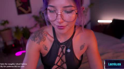 Lucy Alien  online show from 11-24-25, 03:45