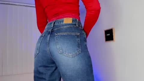 Snapshot of lucygarciia chatting on 07-10-26, 03:00 Lucy online show from 07-10-26, 03:00