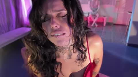 Snapshot of lucyklumm chatting on 03-22-26, 09:29 MALAMOR online show from 03-22-26, 09:29