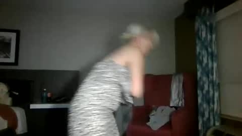 Snapshot of lucyloveslookers78240 chatting on 12-20-24, 07:44 Lucy Loves Lookers online show from 12-20-24, 07:44