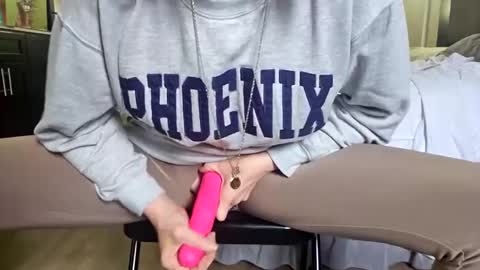 Snapshot of lucyloveslookers78240 chatting on 02-13-25, 04:07 Lucy Loves Lookers online show from 02-13-25, 04:07