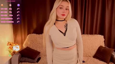 Snapshot of lucylumi chatting on 03-15-26, 04:24 Lucy online show from 03-15-26, 04:24