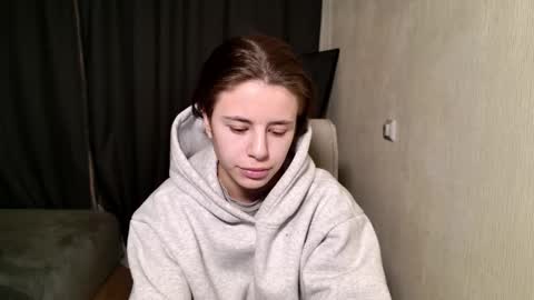 Snapshot of lucyrait chatting on 02-22-25, 06:50 Lucy online show from 02-22-25, 06:50